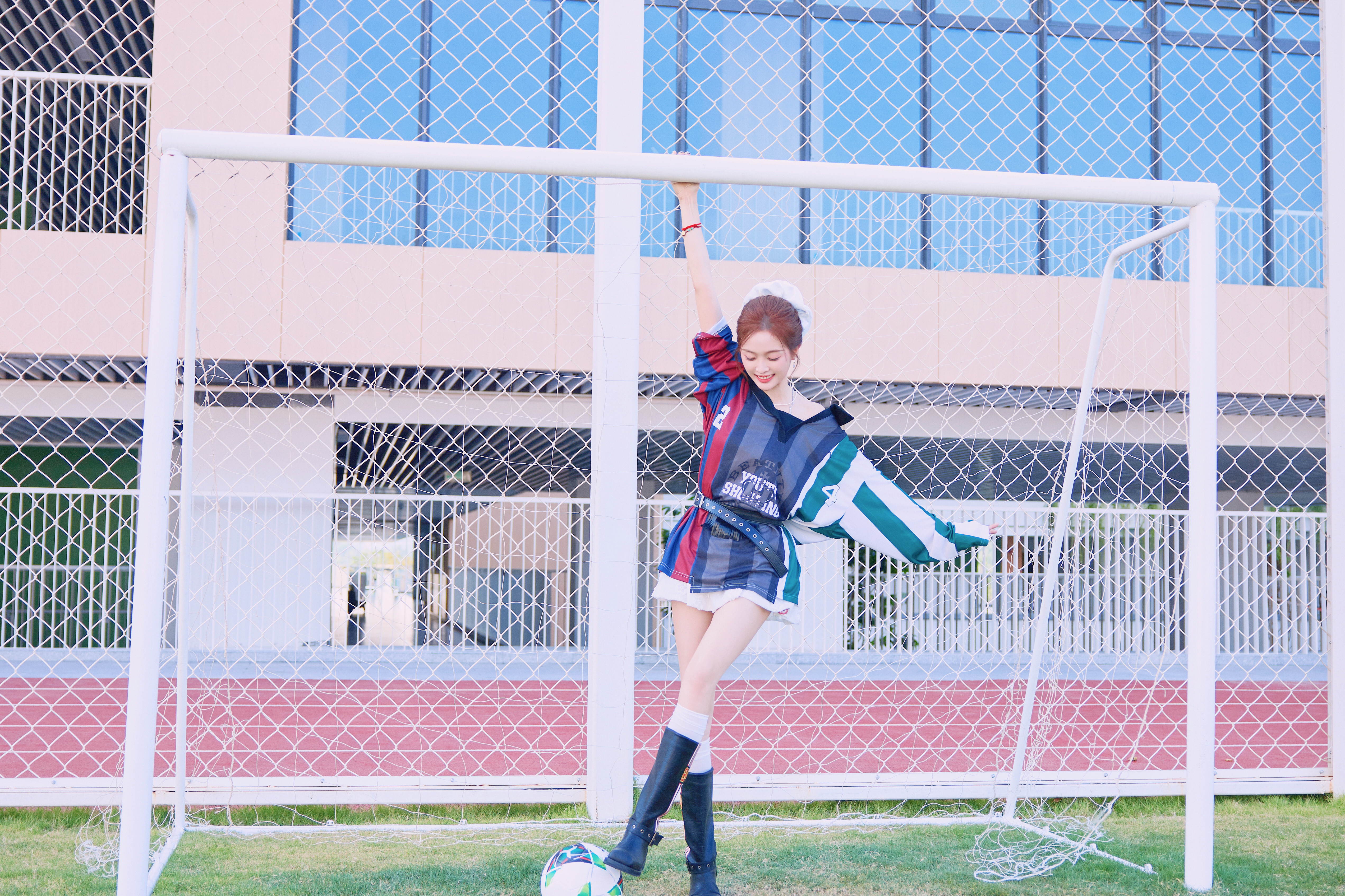 吴宣仪粉裙太阳花吴宣仪在复制粘贴的时代，你是手写的诗