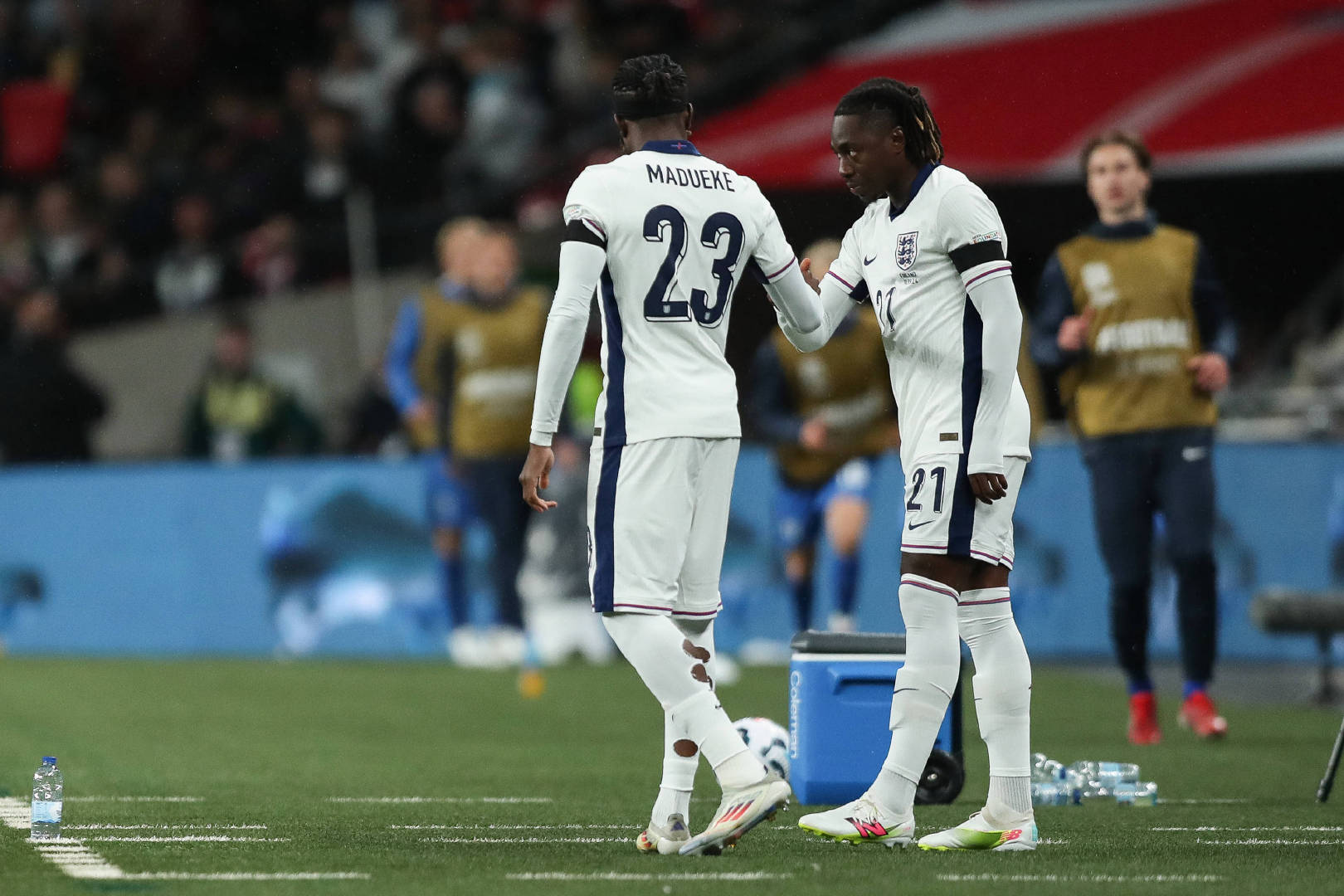 阿尔特塔谈埃泽出场时间：“是的，我和每位球员都有沟通。球员需要理解，主教练也需要