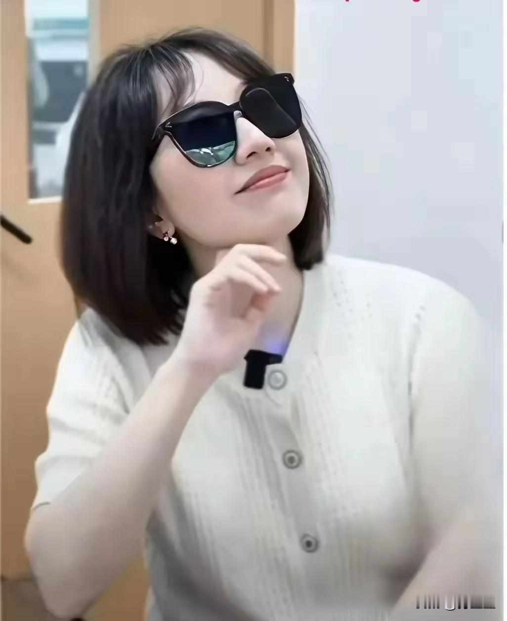 最近很火的医生跟院长还是很讲就的！最近院长和眼科医生这点事在网络上很是火爆啊。