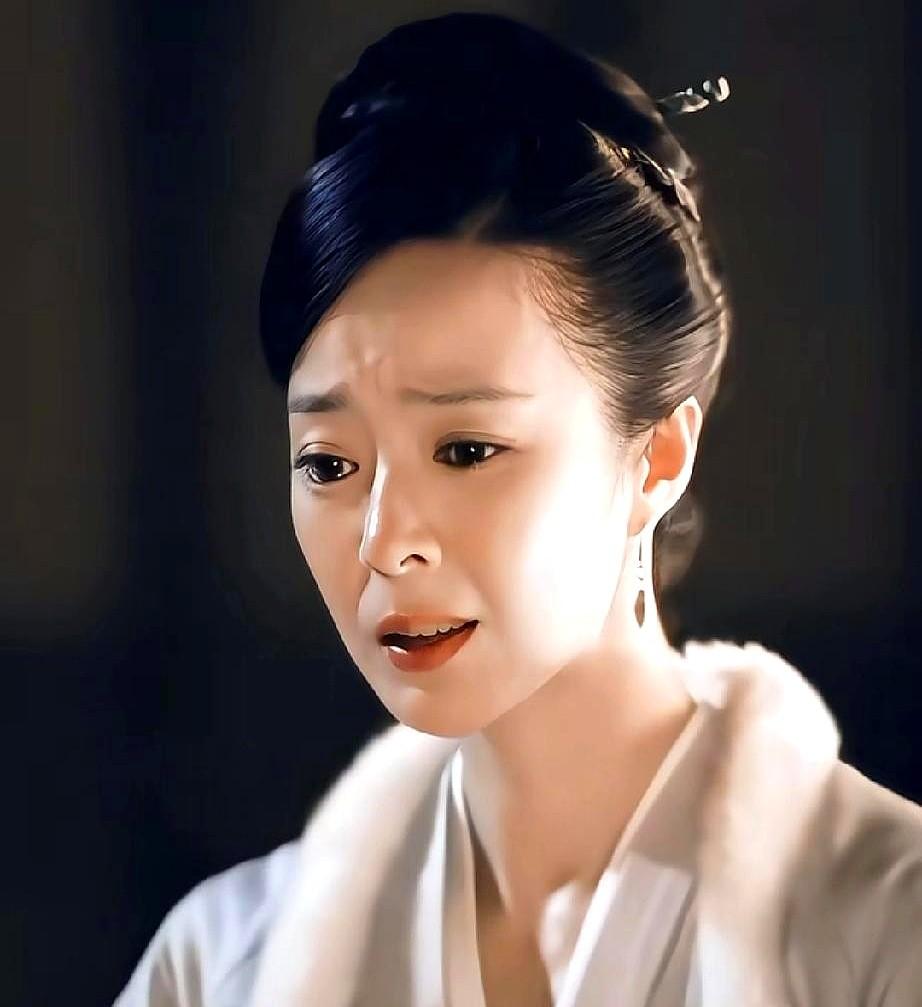 《知否》里卫小娘看着柔柔弱弱，其实心里跟明镜似的。没大娘子的家世背景，也没林小娘