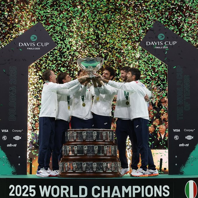三连冠! 意大利队2-0击败西班牙, 再次卫冕网球戴维斯杯