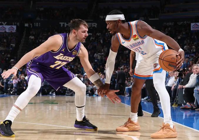 东契奇和亚历山大，是同一档的球员吗？先不说亚历山大已经有MVP、总冠军这些荣誉了