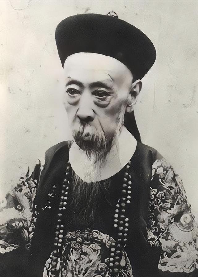 奕劻非近支宗室封个贝勒已是极限，为何还能混上一个铁帽子王？清朝276年，一共