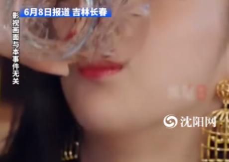 吉林长春一对夫妻结伴前往当地酒店参与聚餐应酬，席间氛围热闹，妻子朱女士在亲友劝酒