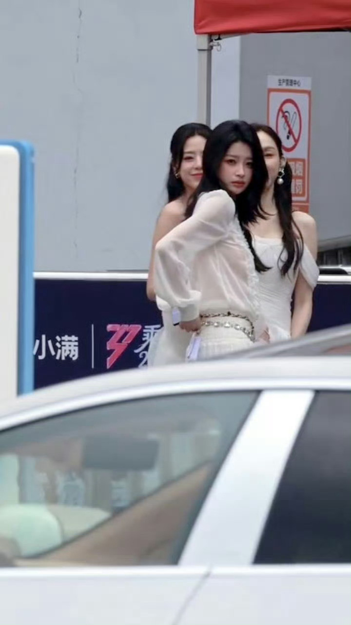 孙怡短发也很好看好飒啊