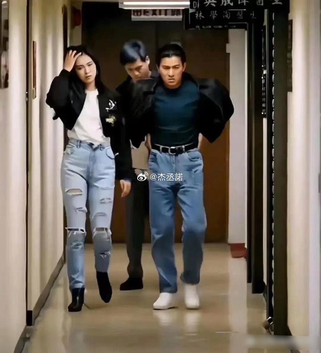 三十年前的刘德华跟王祖贤，一个皮衣跟破洞裤，审美好超前引领潮流​