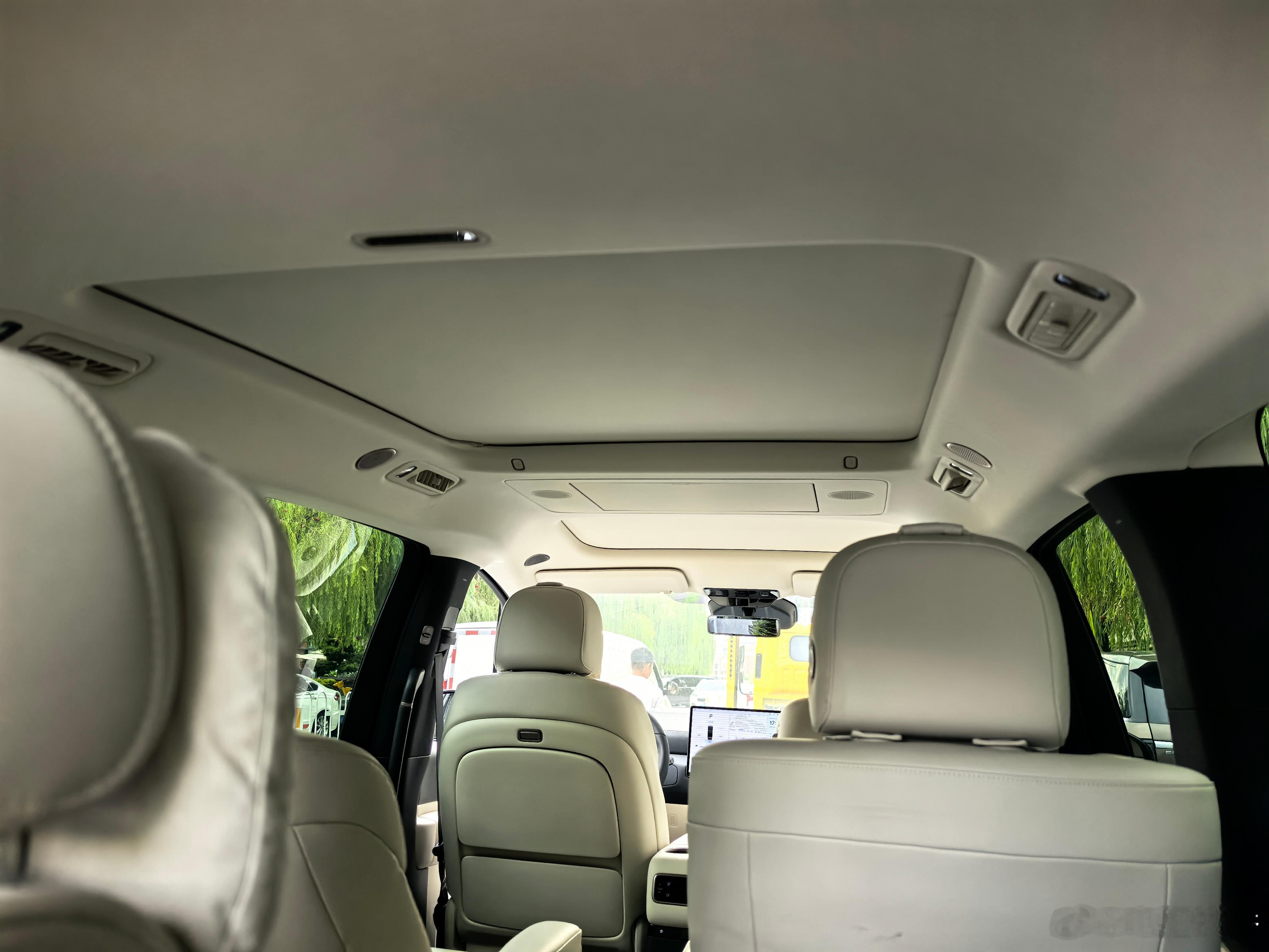 【一个男人最终的归宿都是MPV】我一直不太理解MPV到底有啥好的，又大又难操控，