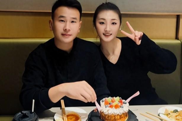 从陈亚男她家主动退还彩礼和三金，其实已经超过很多女人了。 最起码人家敢作敢当