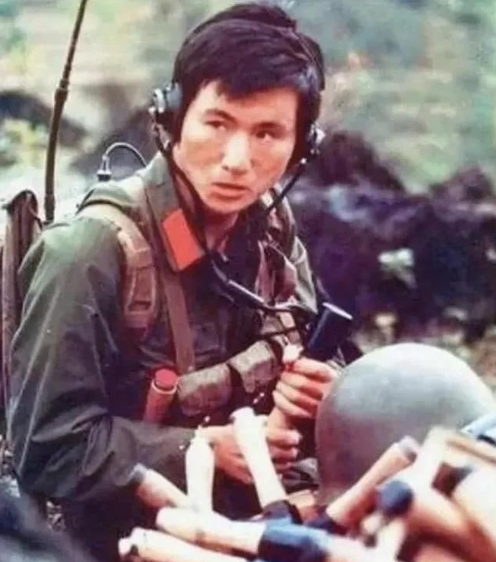 1985年，老山战场上，杨启良歼敌18人，转业后却遭地方恶霸刁难，他看了恶霸一眼