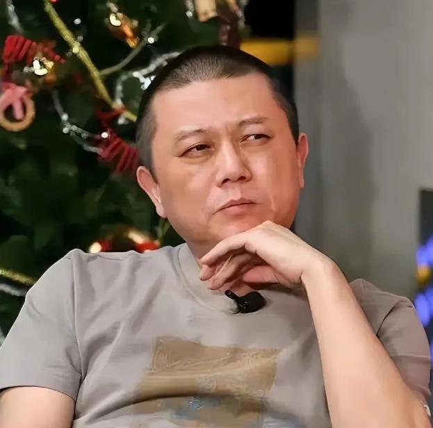 现在网上流传一段何话：“当下中国最好的生意，概括起来无非就是：向少年卖娱乐，向少