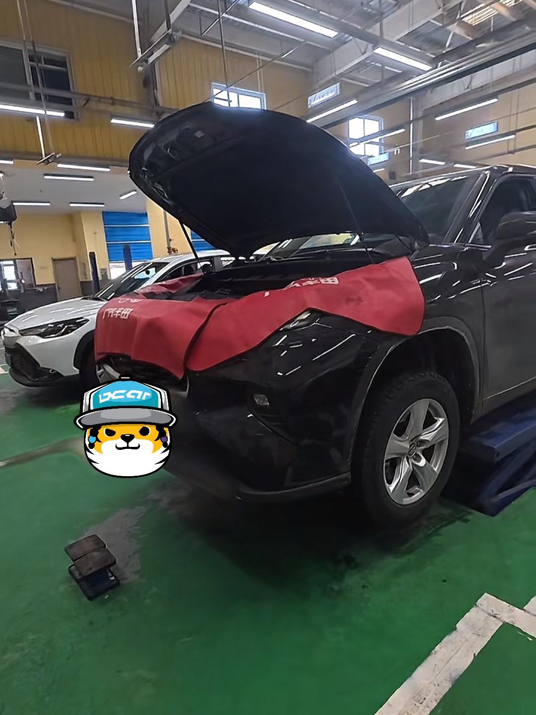 我的汉兰达是3月份做的第三次保养，办理订单的时候旁边刚好有一个威兰达车主，是第二