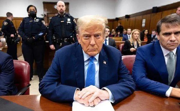 这一次中国绝对不能惯着特朗普的任性，让他自己去玩吧，喜欢售台武器就去出售吧，反正