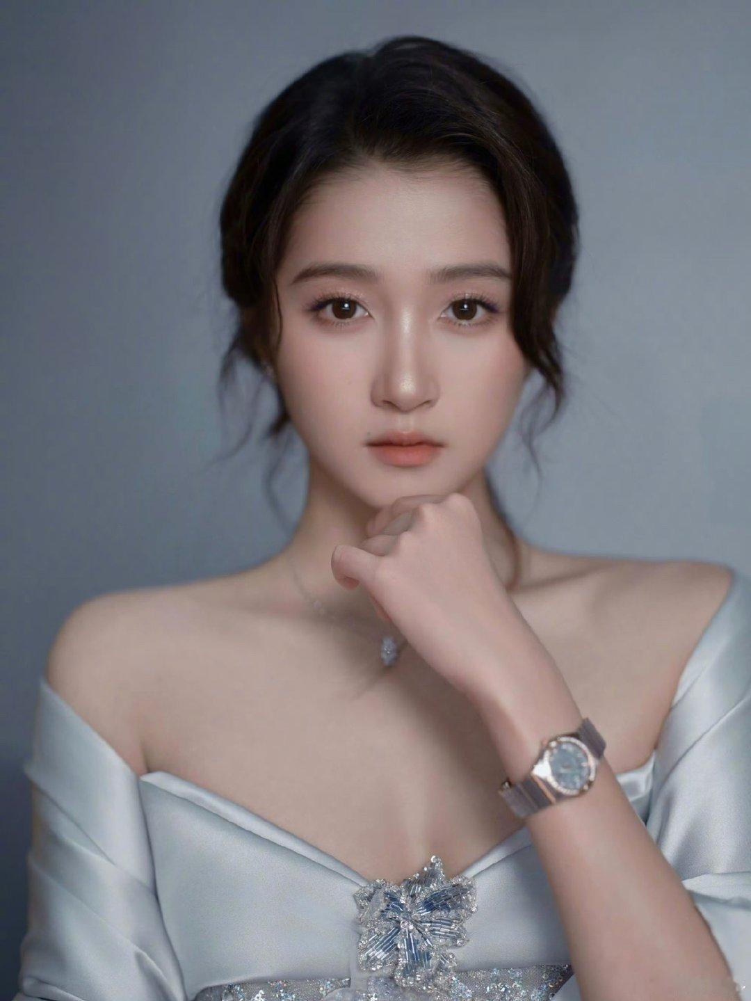 王牌关晓彤妆造关晓彤王牌造型师审美关晓彤王牌造型师审美，好美啊啊啊​​​