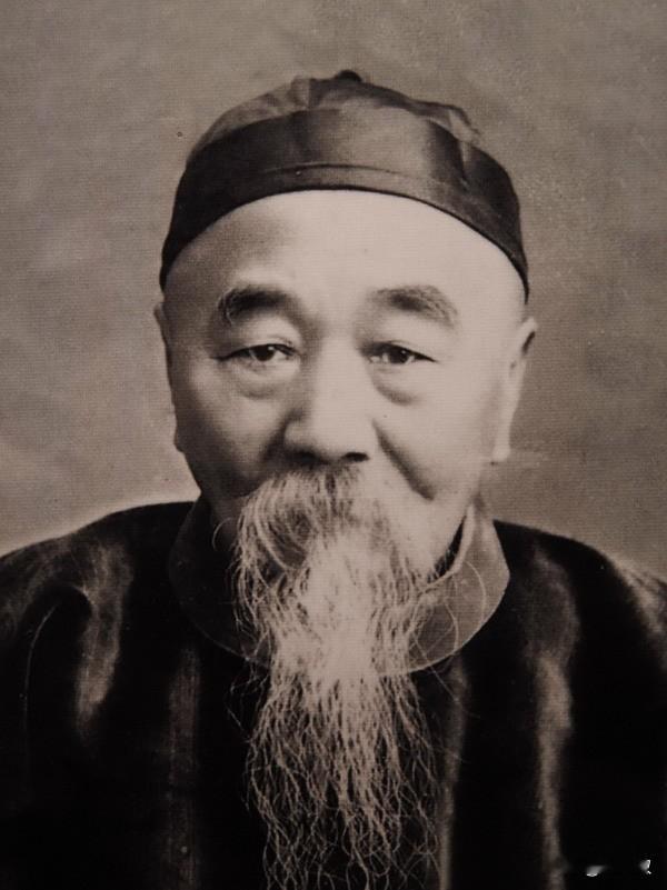 晚清黑色笑话：李瀚章敛财有规矩，收礼必办事，不让送礼人吃亏说起李鸿章，几乎人人熟知，可很少有人留意他