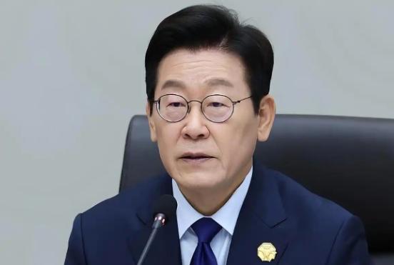 看来李在明赌对了。 拖了十几年的韩国战时指挥权移交问题，这回真要落地了，近期