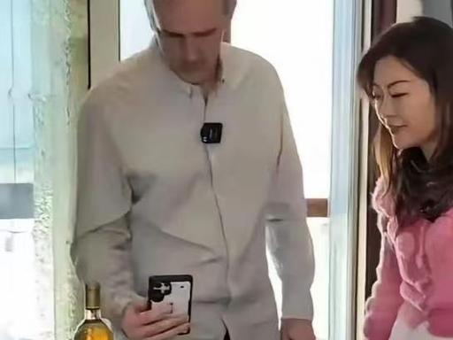 上海陈女士拍视频炫耀英国丈夫马克：定居国内15年拒不学中文，不吃中餐，刻意回避和