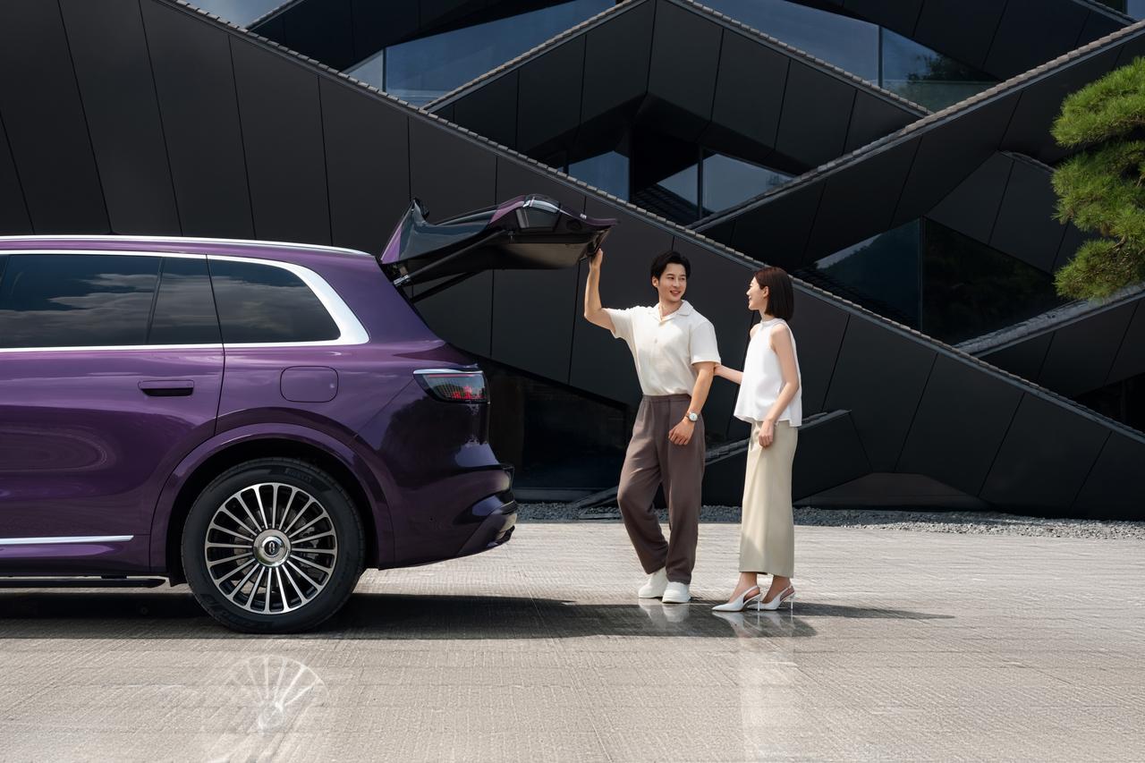 高知高收入家庭不约而同的选择，问界M8凭什么征服社会中坚高端汽车消费的理性回归