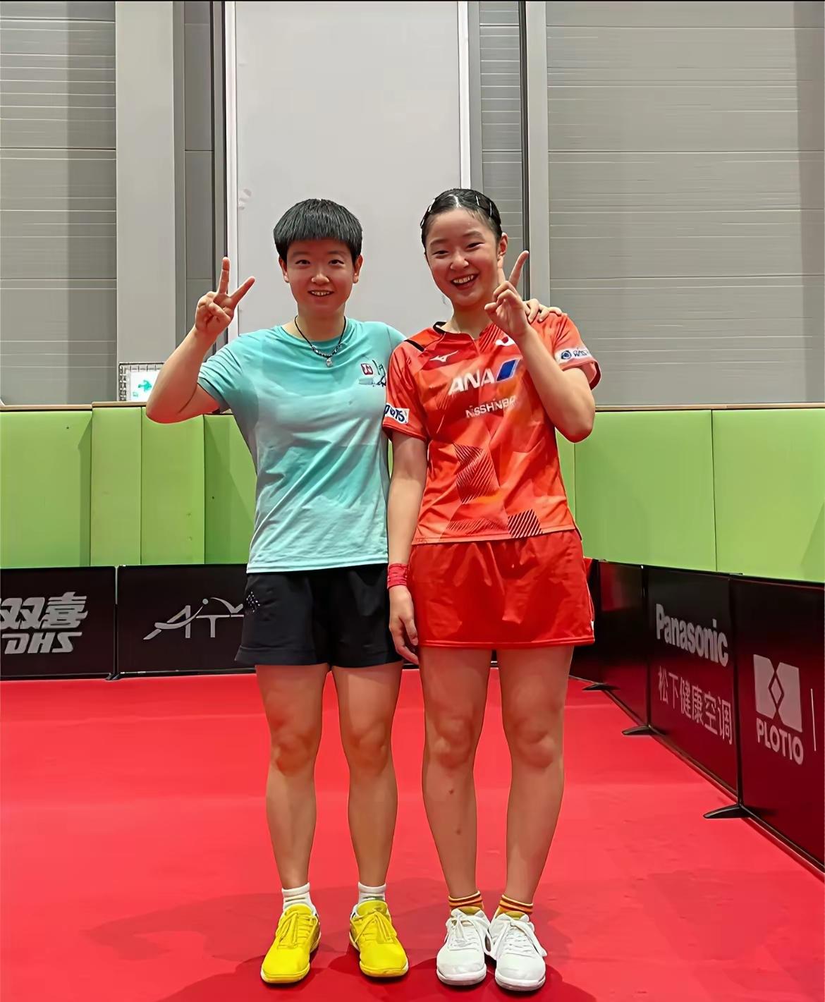 两大顶尖女乒一姐身份揭晓，正是中国的孙颖莎与日本的张本美和，二人就像乒坛天平两端