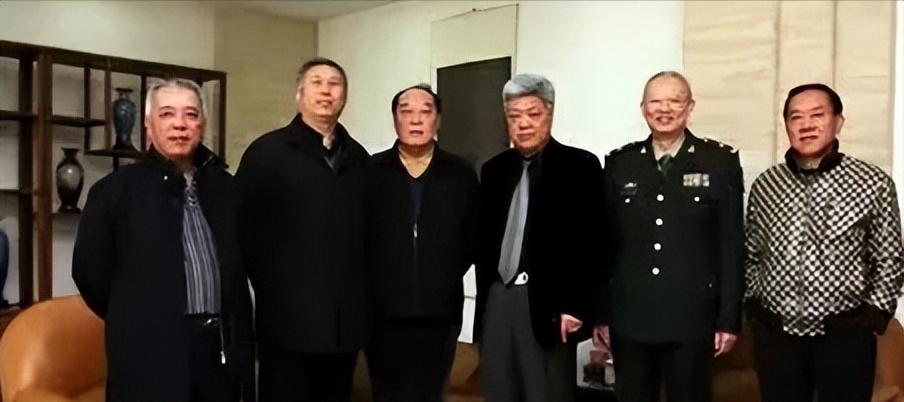 1967年10月，保卫人员向许世友报告：司令，有人要见你，许世友吼了一声：不见，