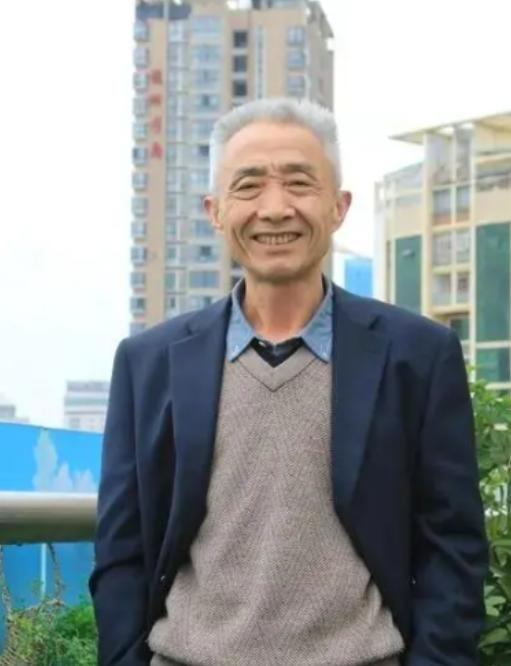1977年，一个湖北穷小子高考考了289分，但由于消息闭塞，他就报考了华中师大，