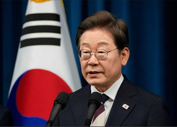 看美国眼色，李在明或拒绝中方“阅兵”邀约，还给了个让人无语的理由。 眼看9月