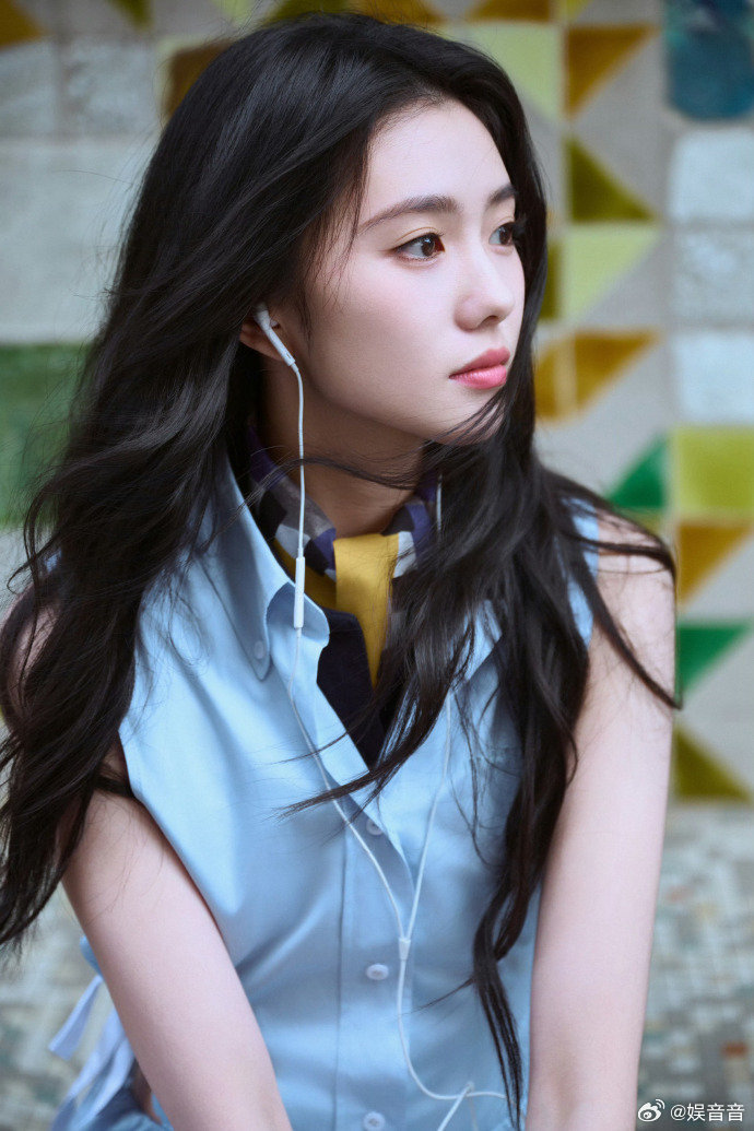 刘浩存星味刘浩存真的越看越有味道📸气质与颜值双在线，时装周表现太出彩🌸完全