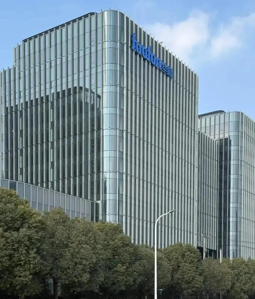 杭州科技圈最近炸锅，一张工资截图直接刺痛无数人：机器人算法工程师月薪5.6万，年