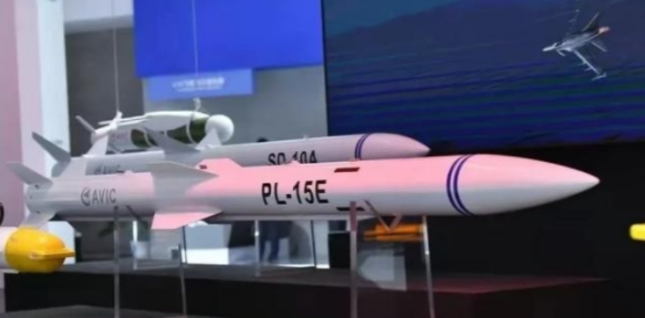 美国国会议员警告不要向印度出售F-35战机，因为印度飞行员训练不足。如果巴基斯坦