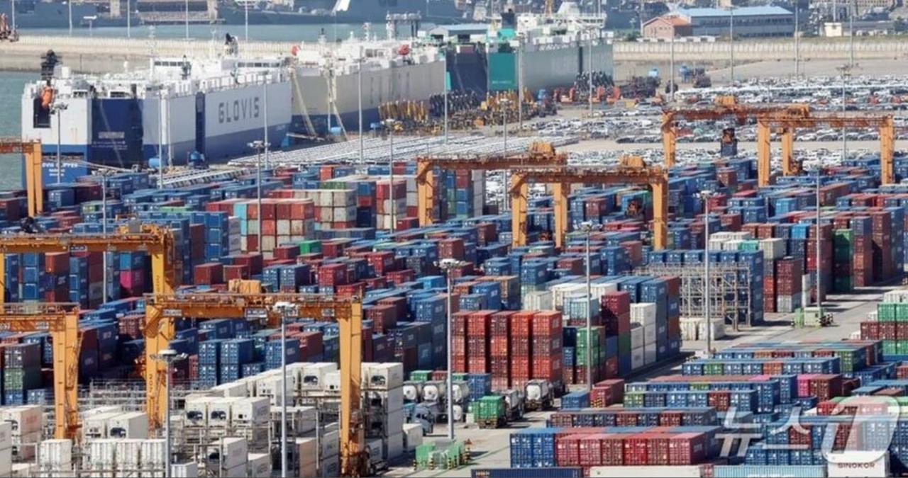 【韩国或将成为继中国、美国、德国之后全球第四个出口超万亿美元的国家。】10月5日