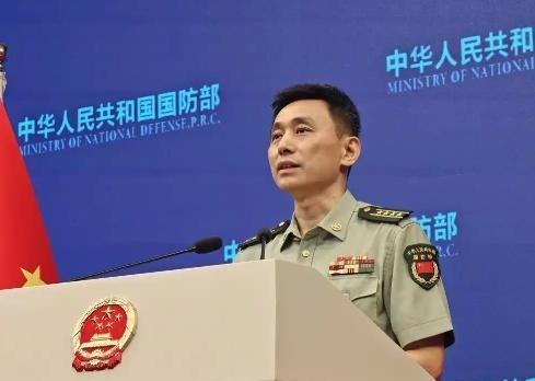 中国国防部向全球发出了通知，直接亮明态度：中国人民解放军已经做好了所有准备，随时