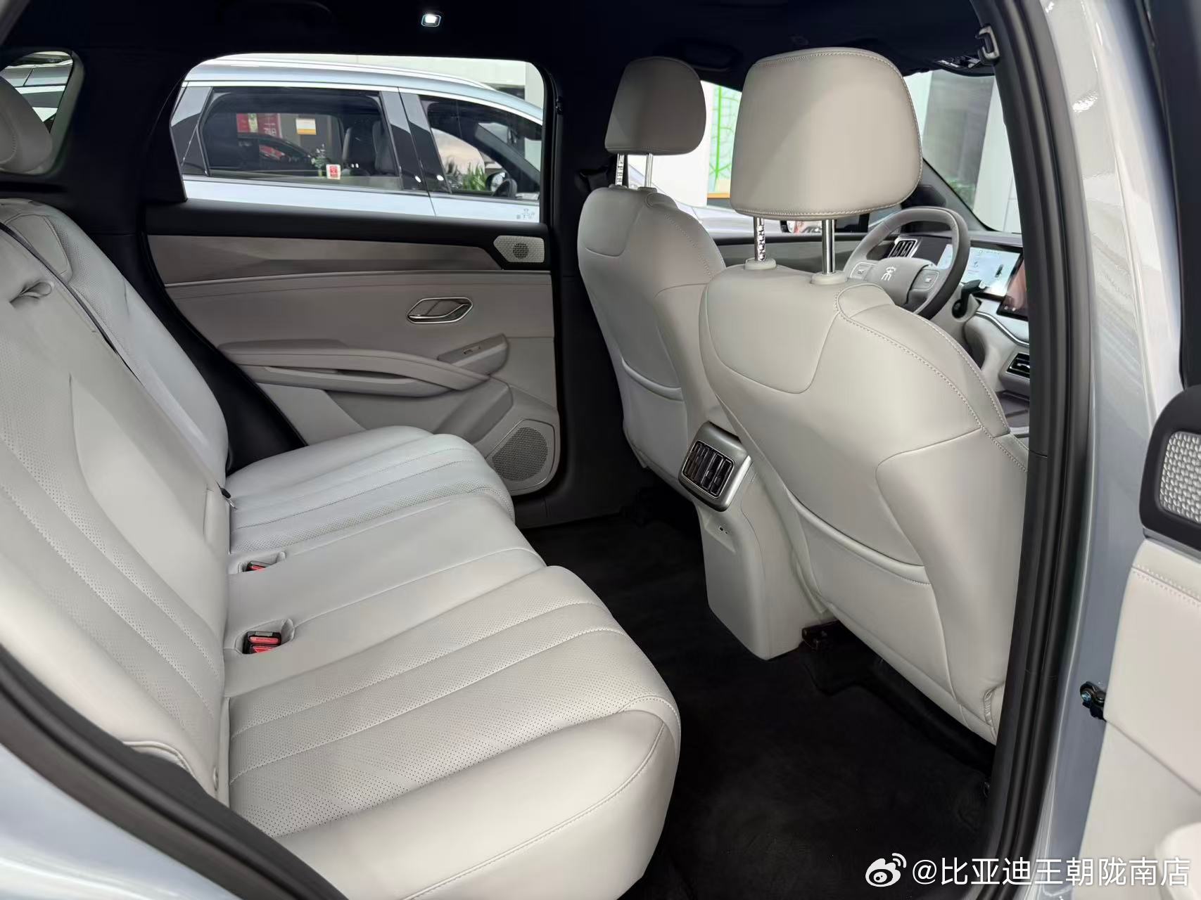 🚗12万起！宋UltraDM‑i，B级大空间SUV真的太适合家用！喜提新车，终于开启我们的出行新生
