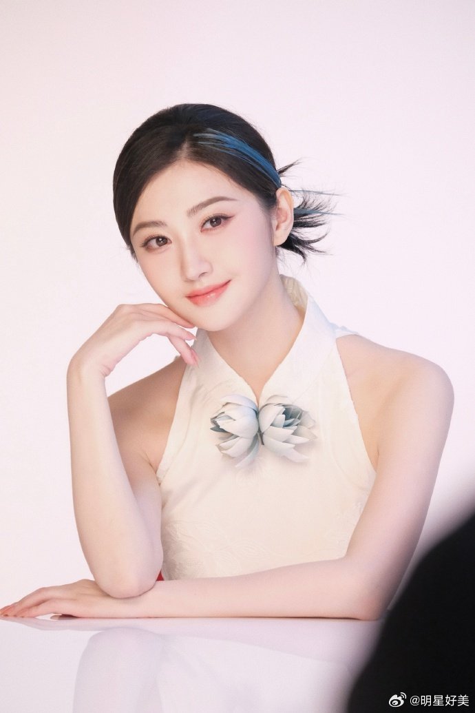 这组淑女型的拍摄简直太完美了。[滑稽笑][滑稽笑]​​​