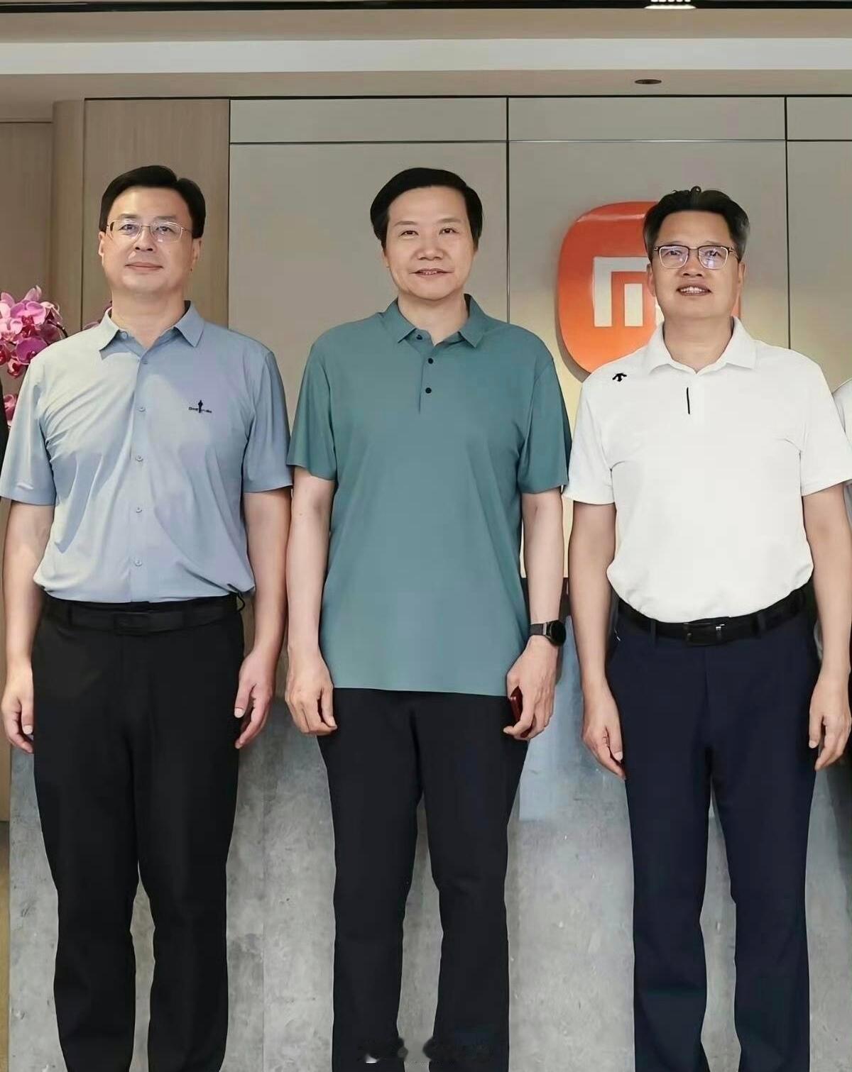雷总这也是用上了新手机