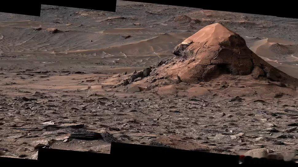 【NASA在火星发现蜂窝状地貌】火星发现大量蜂窝状图案8月6日消息，美国国家航空