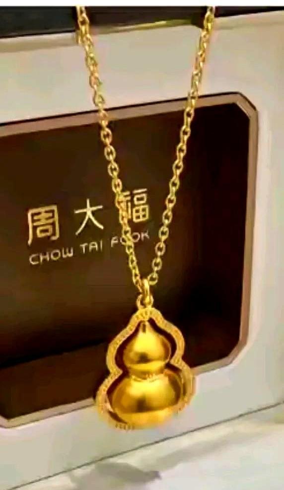 上午同事跟我说，她和儿媳妇吵了一架，原因是母亲节儿媳妇给她买了一个项链，想着婆婆