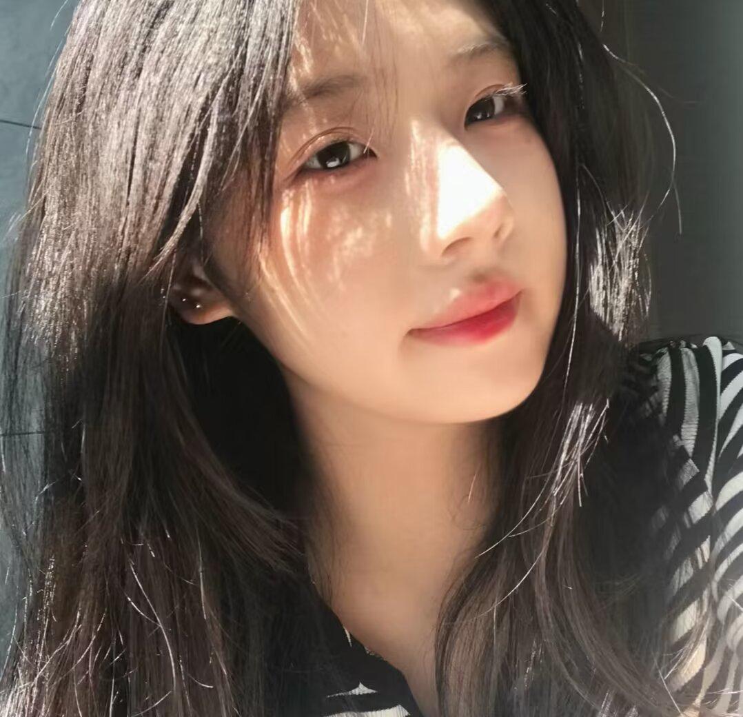 谁是你身边最靓的美女她