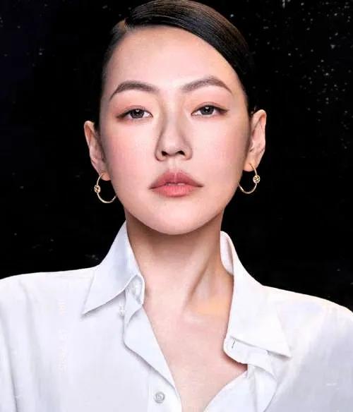 姐妹，我的大S。我写这篇文章的时候，心好痛。我不知道该怎么形容这种感觉。你走