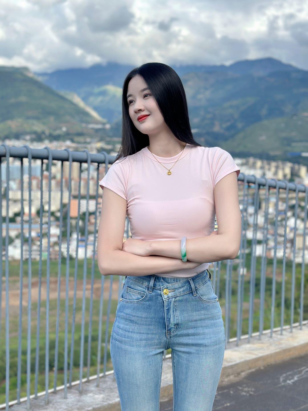 女性怎样穿搭更知性?