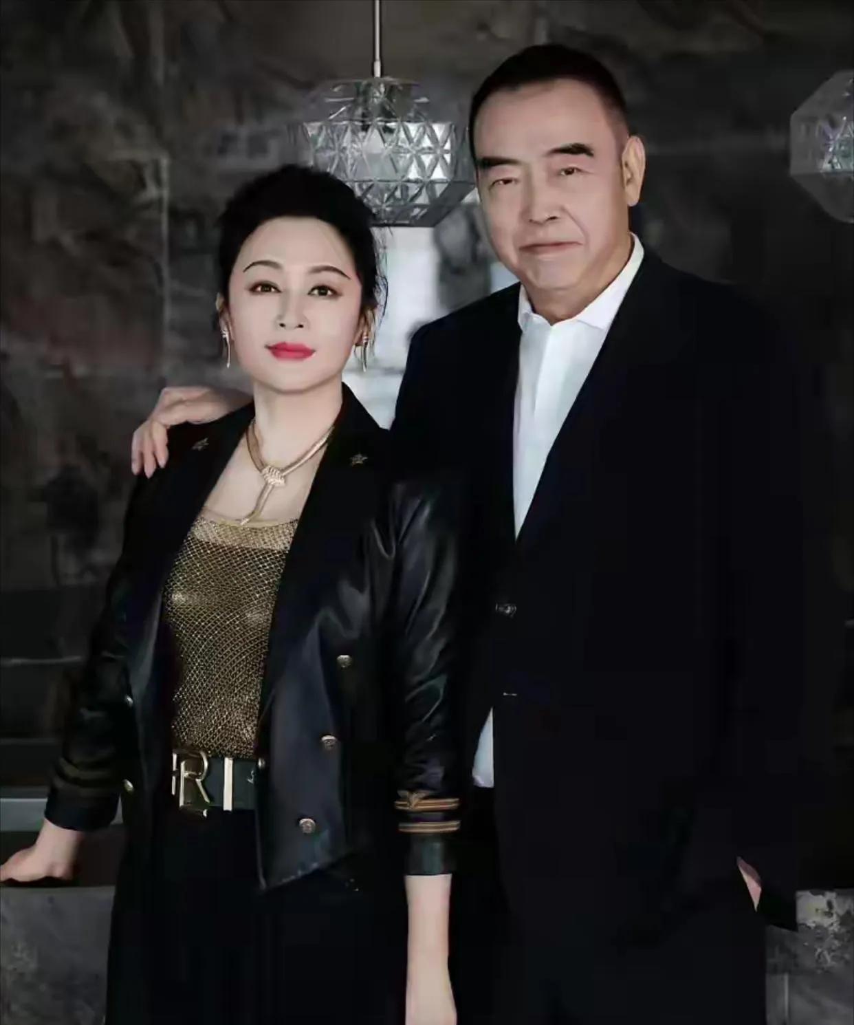 陈红这是医美了，还是妆太厚重了？假面感好强。#陈红##陈凯歌#