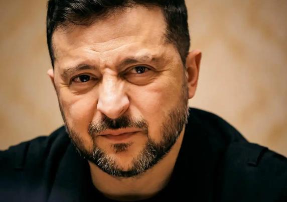 俄乌又打起来了！这边导弹无人机狂轰乌克兰多地，那边泽连斯基直接喊话已经请美国给俄