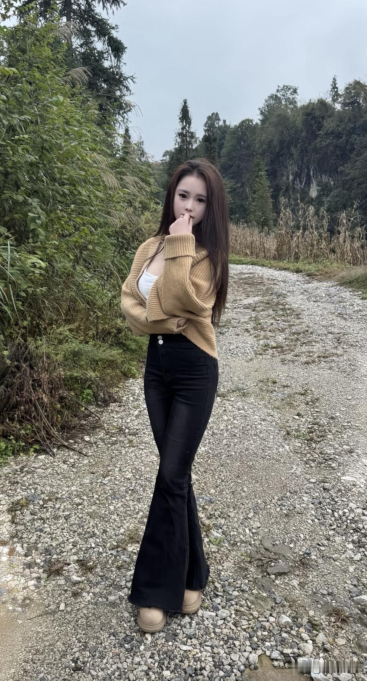 村里的大妈说和谁结婚都一样，很多事情睁一只眼闭一只眼一辈子很快就过去了！和谁结婚