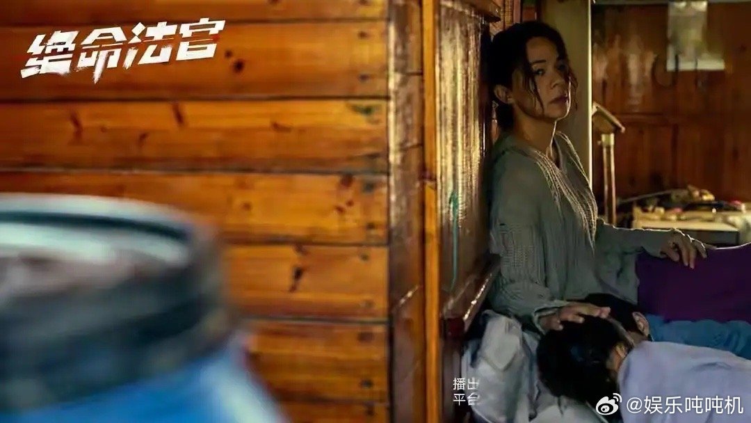胡杏儿不愧是个狠人！她是能让黄宗泽哭晕在厕所800次的女人。从当年被群嘲“最丑港