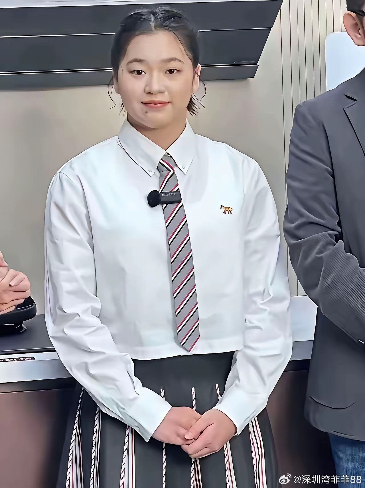 全红婵真的胖了，她的面相珠圆玉润的，不过看起来特别舒服，真的很有福相。下巴上的那