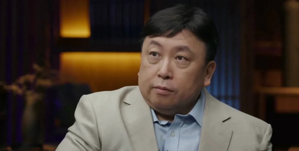 王晶导演曾在一档访谈里提到：“王家卫和张艺谋根本不在一个层面，一个艺术片气息浓厚