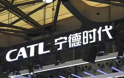 宁德时代这一手太绝了，完全是降维打击！眼见各家车企缘于降价混战赔得怨声载道，