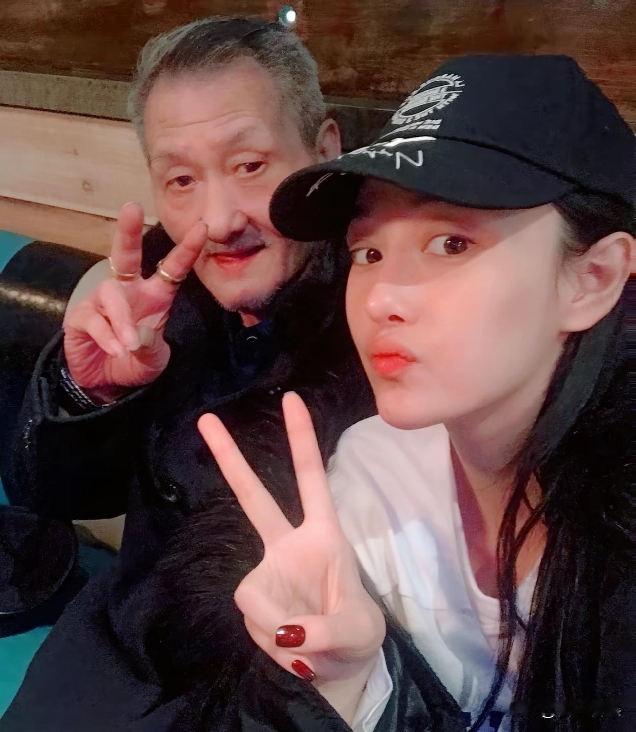 张馨予，最新发文，评论区让人泪目！8月22号，张馨予冲上热搜，她在社交平台