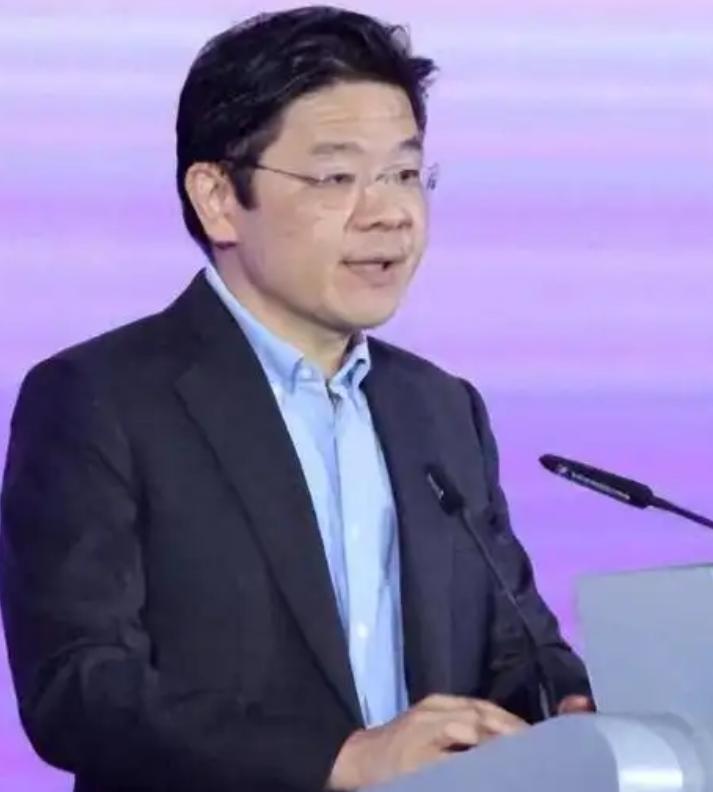 新加坡总理急了！8月23日国庆大会上，黄循财直接用中文下死命令：“绝不可成为单语