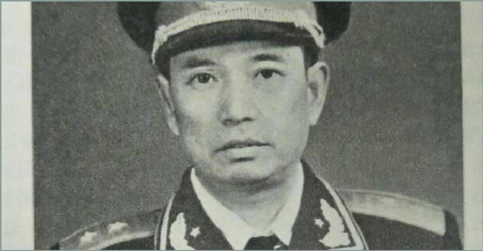 聊一个四野的老前辈，副参谋长。1955年，全军大授衔，金灿灿的将星挂满礼堂。名