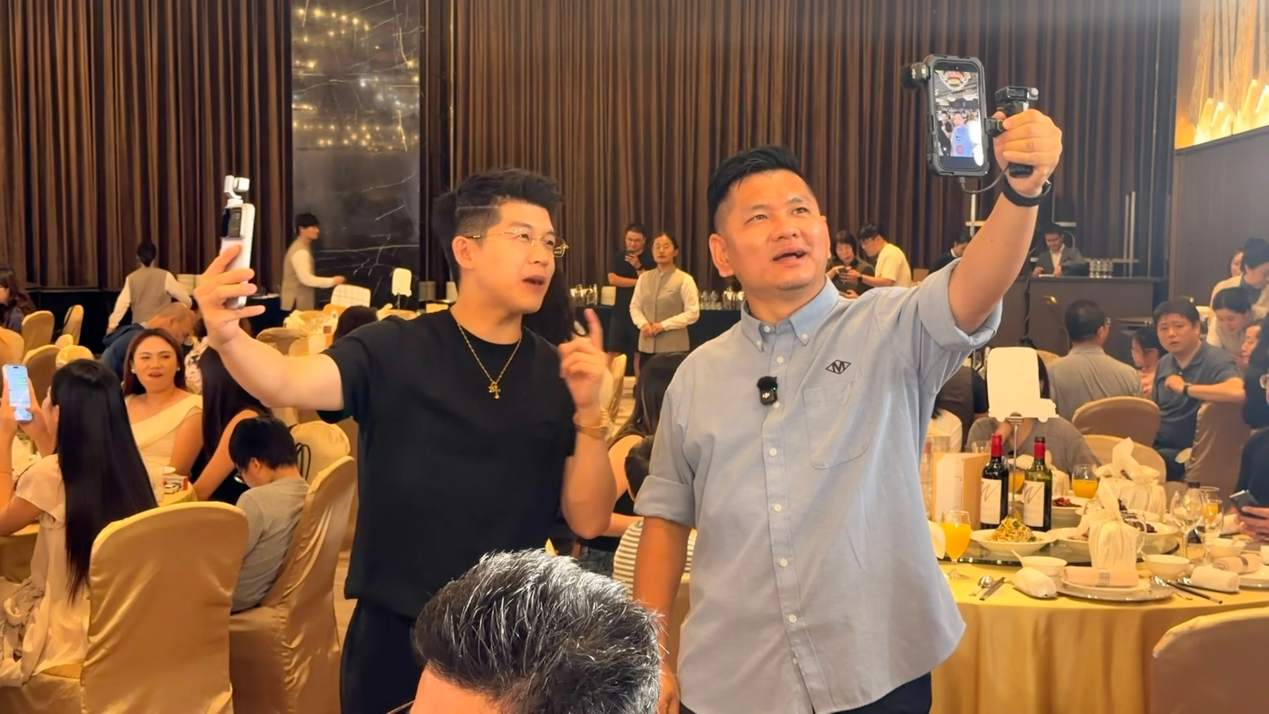 睡醒了，人完全清醒了，车圈大喜事完结，准备出发上海了！​​​