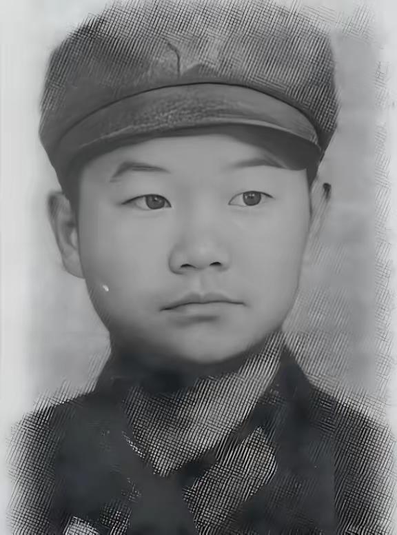 16岁参军，才四个月就在对越自卫反击战里荣立一等功——可谁能想到，这位叫于建军的